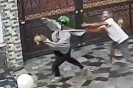  Truy tìm kẻ trộm xe máy dùng dao chống trả người truy đuổi