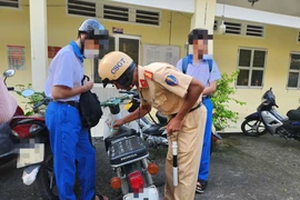 Từ 2025, chấp hành luật giao thông là tiêu chí xếp loại hạnh kiểm cho học sinh