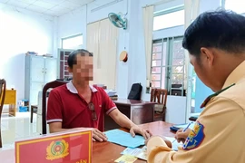 Đình chỉ nhiều tài xế xe buýt vượt đèn đỏ tại TP.HCM