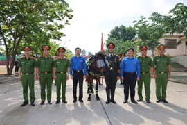 Cảnh sát cơ động kỵ binh đã sẵn sàng cho cuộc diễu binh, diễu hành 