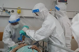 Video: BV Hồi sức COVID-19 tăng giường ICU để nhận bệnh nhân COVID-19 nặng