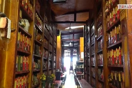Video: Những ngôi chùa lặng lẽ tồn tại gần 50 năm ở chung cư