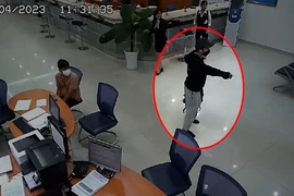 Video: Toàn cảnh vụ cướp ngân hàng ở Bình Dương