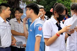 Video: Sĩ tử phấn khởi kết thúc kỳ thi tốt nghiệp THPT 2023