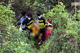 Video: Phát hiện thi thể nam giới trong bụi rậm ven đường