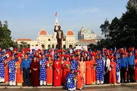 Video: Đám cưới 'khủng' của hơn 80 cặp đôi trong ngày 20-10