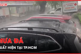 Mưa đá xuất hiện nhiều nơi ở TP.HCM