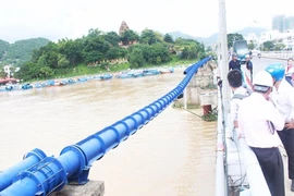 Lũ cuốn đường ống, hơn 20.000 hộ dân mất nước sinh hoạt
