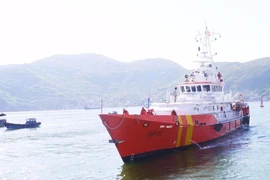Cứu ba ngư dân Bình Định bị nạn 