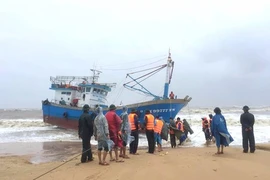 Tìm thấy 4 thi thể nghi thuyền viên mất tích