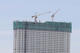 Chưa cắt xong 3 tầng vượt tại cao ốc Mường Thanh Khánh Hòa
