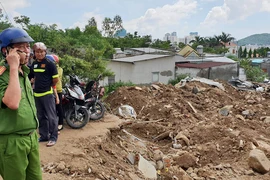 Yêu cầu khởi tố vụ vỡ hồ bơi vô cực ở Nha Trang
