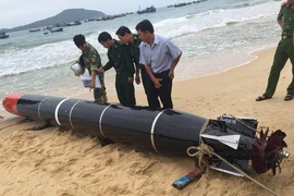 Phát hiện vật thể lạ có chữ Trung Quốc trôi trên biển Phú Yên
