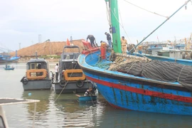 Bão số 5 đánh hỏng hơn 70 tàu cá ở Quy Nhơn