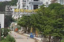 Lập chốt trực ngăn xây dựng trái phép trước khu Ocean View