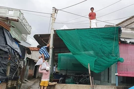 Sơ tán hàng chục ngàn người tránh bão số 12