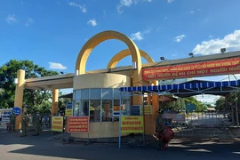 Làm rõ việc bác sĩ bị tố 'gạ' dịch vụ mai táng bệnh nhân COVID-19 giá cao