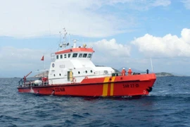 Tàu hàng Hồng Kông cứu 4 ngư dân bị nạn ở biển Khánh Hòa 