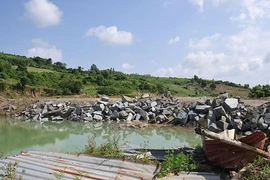 Đào lấy đá đã chôn lấp, doanh nghiệp bị phạt 1 tỉ đồng