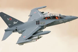 Đã liên lạc được 1 phi công vụ máy bay Yak-130 rơi ở Bình Định
