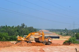 Quảng Nam liên tiếp đề nghị chỉnh sửa đường cao tốc để thoát lũ