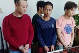 Đột kích 'đại bản doanh' trùm ma túy sử dụng súng, mã tấu