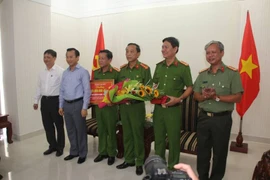 Bí thư Đà Nẵng khen thưởng chuyên án bắt đối tượng giết người trên bàn nhậu