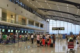 Kỷ luật cảnh cáo đội trưởng hải quan sân bay Đà Nẵng