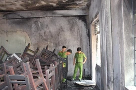 Cháy trong trường tiểu học, học sinh hoảng loạn