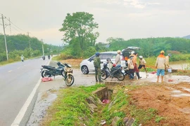7 người trú mưa trong chòi rẫy bị sét đánh trúng
