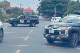 Xác minh vụ ô tô chắn ngang quốc lộ 20 cản đường cho đoàn xe doanh nhân qua đường