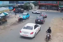 Cơ quan CSĐT vào cuộc vụ ô tô chắn ngang quốc lộ 20