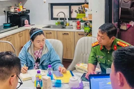 Công an kiểm tra xưởng sản xuất mỹ phẩm 'khủng' trong chung cư ở Nha Trang