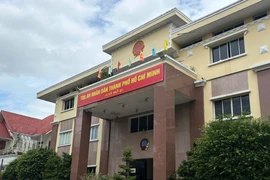 Tạm ngừng phiên tòa vụ 'hot boy' Tống Đông Khuê bị bạn gái cũ kiện đòi gần 44 tỉ đồng