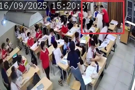Trường học nói về lý do nam sinh lớp 7 xô đẩy cô giáo: Để giành lại đồ chơi