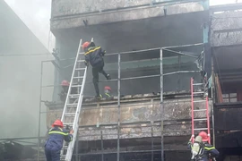 Cháy ở cửa hàng nệm ở Quy Nhơn, 6 người kịp tháo chạy