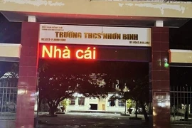 Bình Định: Bảng điện tử trường học chạy quảng cáo cá độ do bị hack