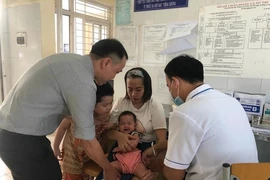 Bình Định khẩn trương tiêm bổ sung vắc xin cho trẻ 