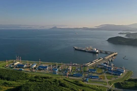 Tàu chở dầu Vladimir Arsenyev tại cảng dầu Kozmino trên bờ Vịnh Nakhodka, gần thành phố cảng Nakhodka (Nga) ngày 12-8. Ảnh: REUTERS
