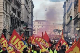Biểu tình ở thủ đô Rome (Ý) ngày 3-12. Ảnh: RT
