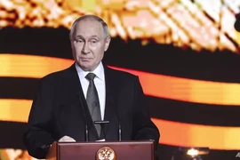 Tổng thống Nga Vladimir Putin phát biểu tại lễ kỷ niệm 80 năm Liên Xô đánh bại Đức Quốc xã trong trận Stalingrad ở TP Volgograd - trước đây là Stalingrad ngày 2-2. Ảnh: AP