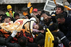 Động đất Thổ Nhĩ Kỳ-Syria: Thương vong không ngừng tăng, cứu hộ gặp khó vì thời tiết và quy mô thảm họa quá lớn