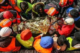 VIDEO: Rơi nước mắt chứng kiến những phép màu trong động đất Thổ Nhĩ Kỳ - Syria 