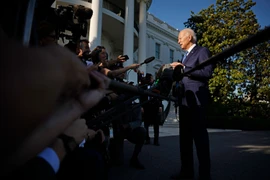 Tổng thống Mỹ Joe Biden nói chuyện với các phóng viên tại Nhà Trắng (thủ đô Washington D.C) ngày 26-5. Ảnh: GETTY IMAGES