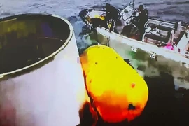 Triều Tiên phóng vệ tinh thất bại, Hàn Quốc vớt được phương tiện phóng rơi trên biển 