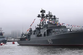 Tàu khu trục nhỏ và hộ vệ của Nga thành phố cảng Vladivostok (Nga). Ảnh: RT 