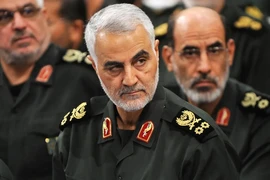 Nổ lớn gần mộ Thiếu tướng Iran, hàng trăm người thương vong