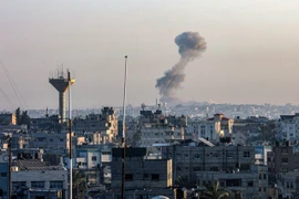 Xung đột Israel-Hamas 17-1: Hamas nã lượng lớn rocket sang Israel; có tin Mỹ mở đợt tấn công mới vào Houthis