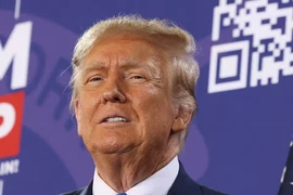 Ông Trump: Sẽ áp thêm thuế lên hàng Trung Quốc nếu tái đắc cử