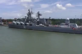 VIDEO: Tàu chiến Nga cập cảng Ấn Độ